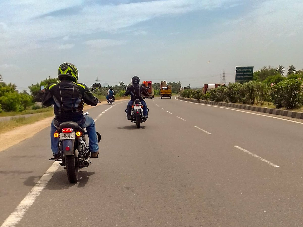 itswanderbird's tweet photo. You meet nicest people on motorcycle they said and few years back I have experienced it on my very first group ride. We three randomly stick together on thar ride and became thunder buddies. Later our short ride made it much more reasonable bond.#motorcycles #RoyalEnfield #ride https://t.co/INYDvC49UP