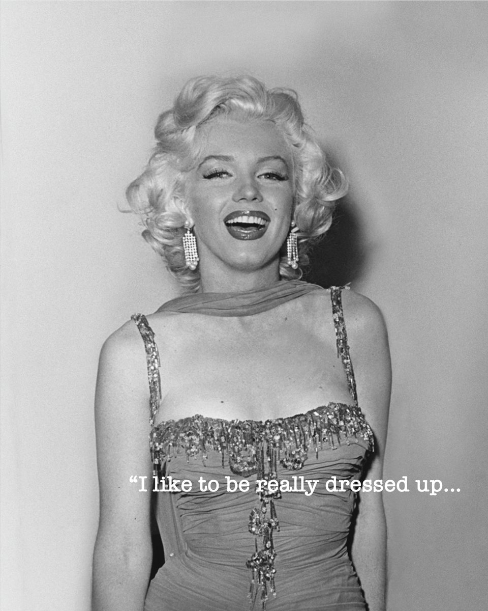 MarilynMonroe's tweet photo. “I like to be really dressed up or really undressed. I don’t bother with anything in between.” - #MarilynMonroe 💭👠💋

📸 #BernardOfHollywood
📸 #MiltonHGreene https://t.co/L6tKuV3yIN