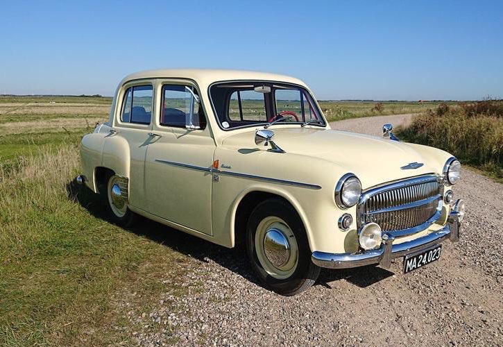 RubberTrim's tweet image. ‘55 Hillman Minx Mk8. We were pleased to be able to supply to a customer from Denmark,complete rubber seals and carpets,for the complete restoration of her much loved car which has been in the family from new. Good work Ena #classiccars #Rootes #hillman #britishcars #restoration