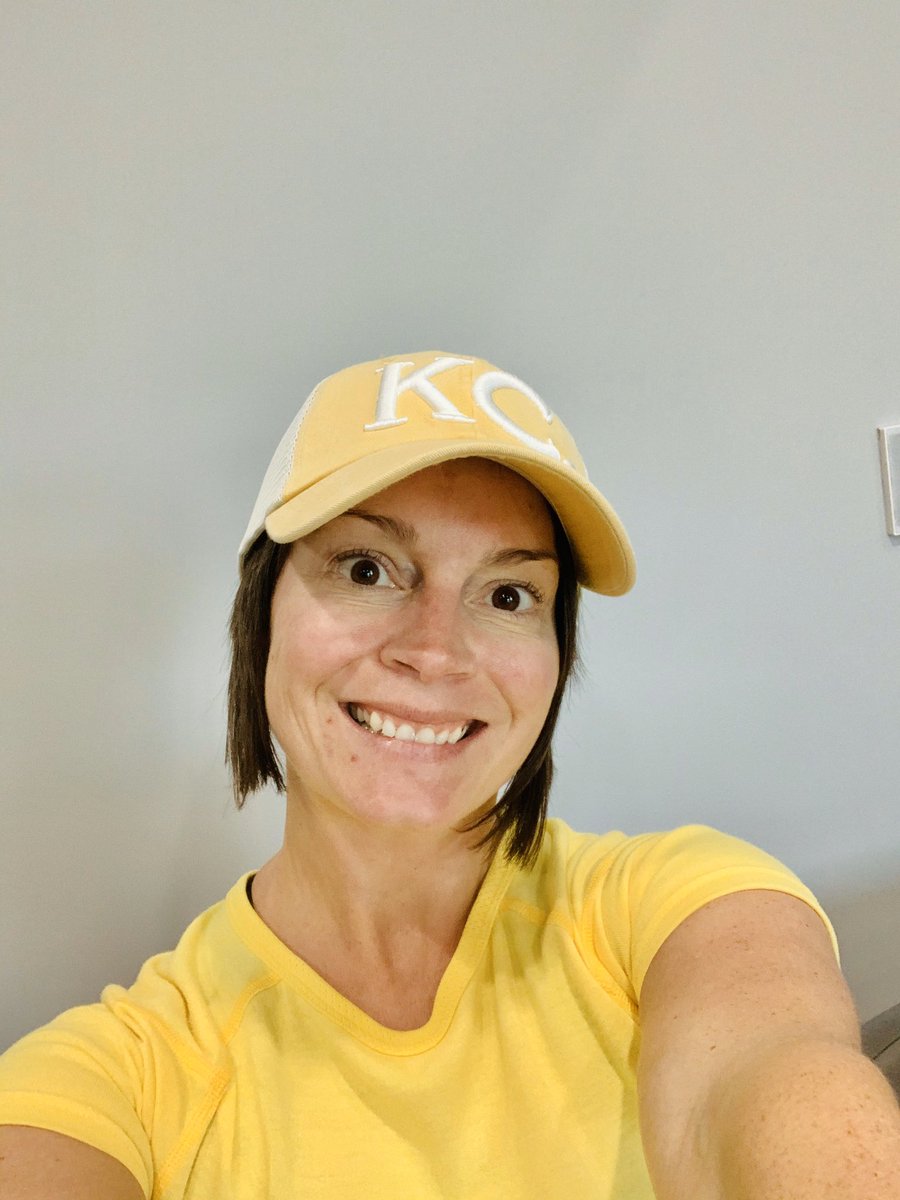 StacieSyler's tweet photo. Being home wonβt stop me from showing my @MaplePrkVikings pride!! Today is going to be a great day!! #favcoloryellow #mpspringspiritweek https://t.co/pVkJAOMWLf