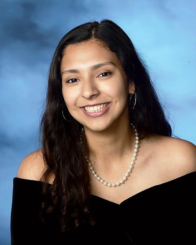 HaysCISD's tweet photo. Congratulations to the Lehman High School Valedictorian and Salutatorian! https://t.co/qvsQeYV05w