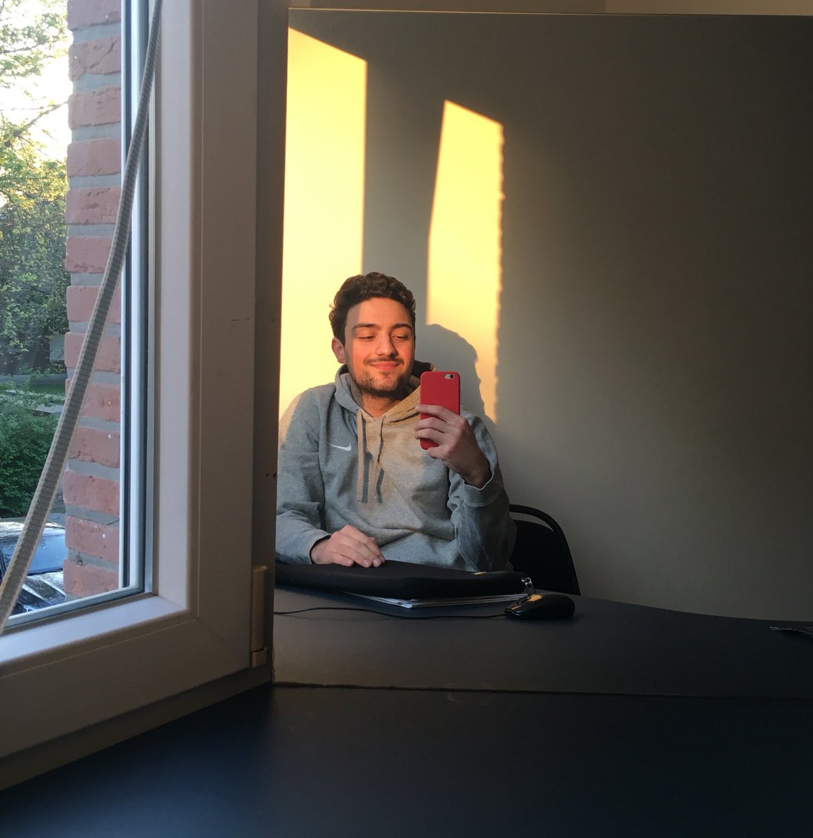 volcanookid's tweet photo. Catching a little sunshine https://t.co/VpLfYDtlTU