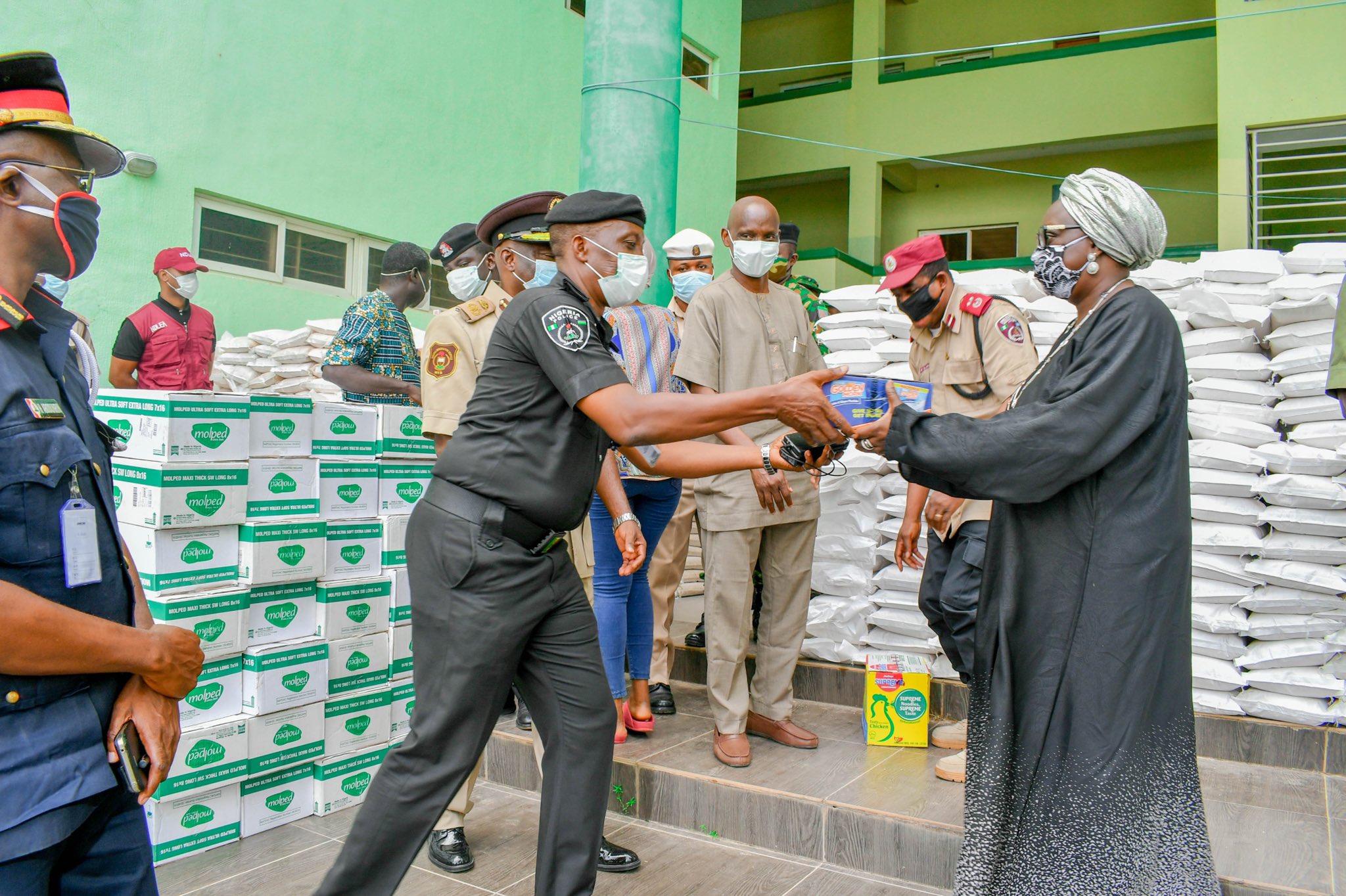 Ogun State provides Palliatives for Security Personnel.