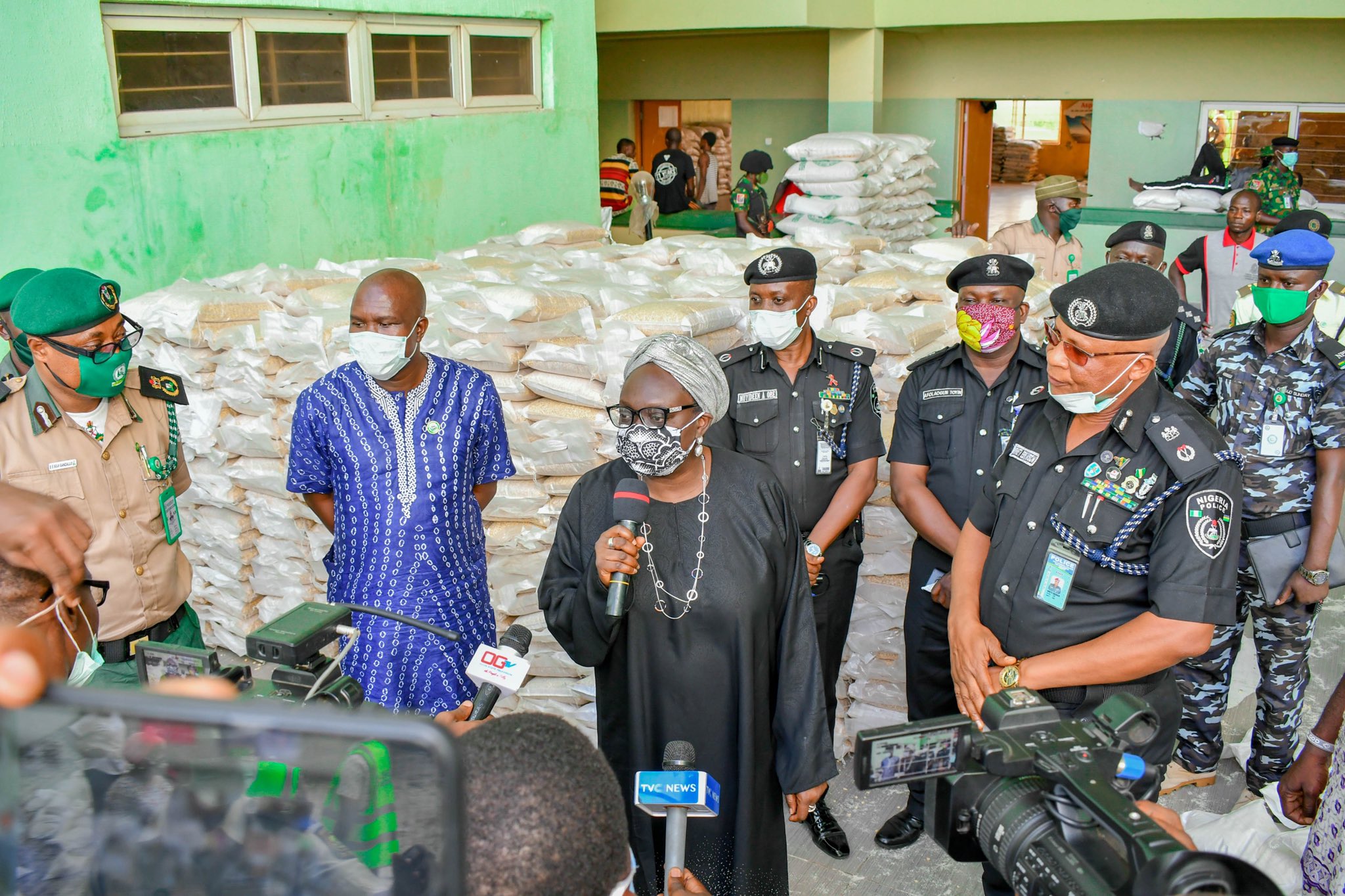 Ogun State provides Palliatives for Security Personnel.