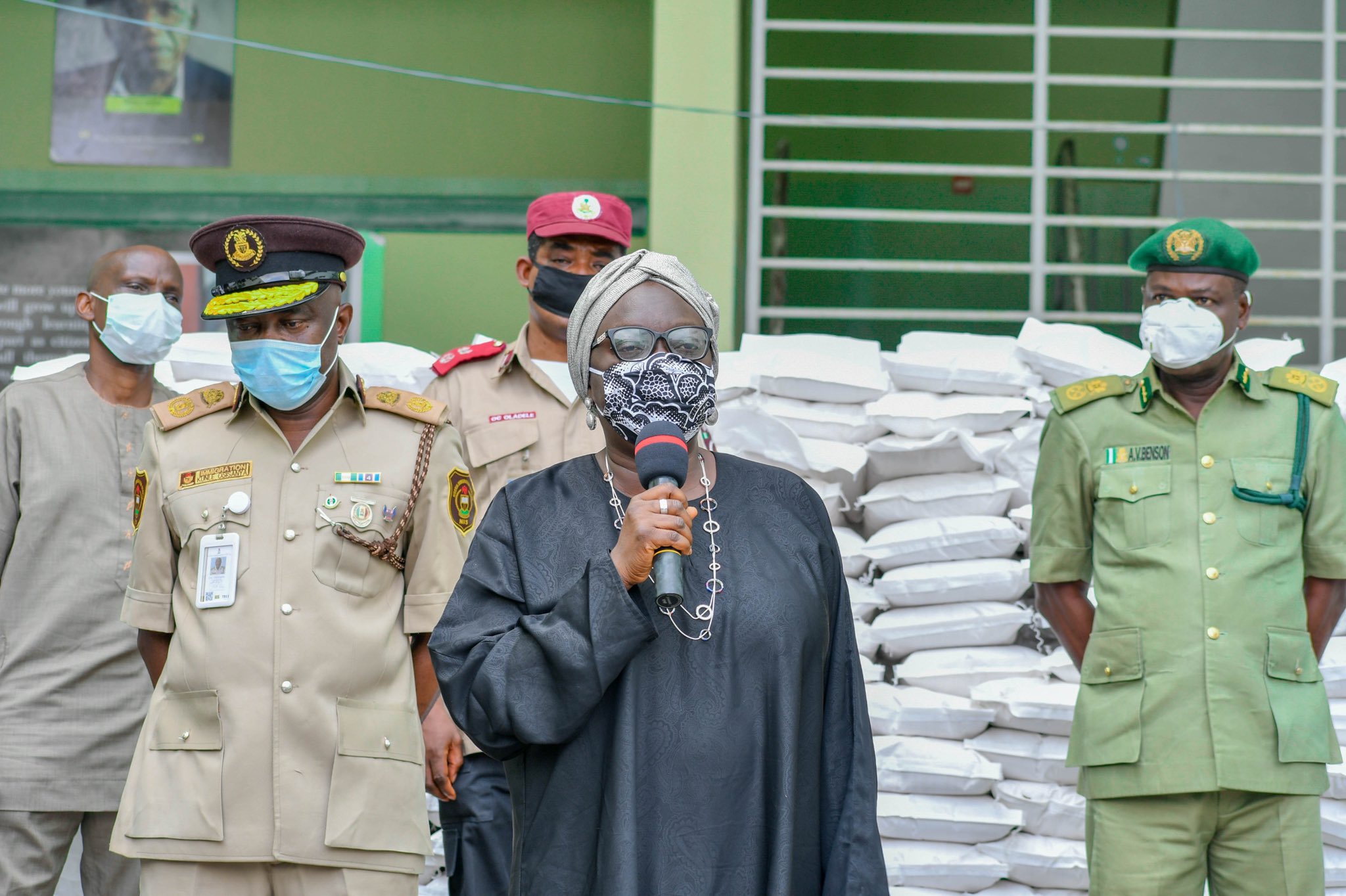 Ogun State provides Palliatives for Security Personnel.