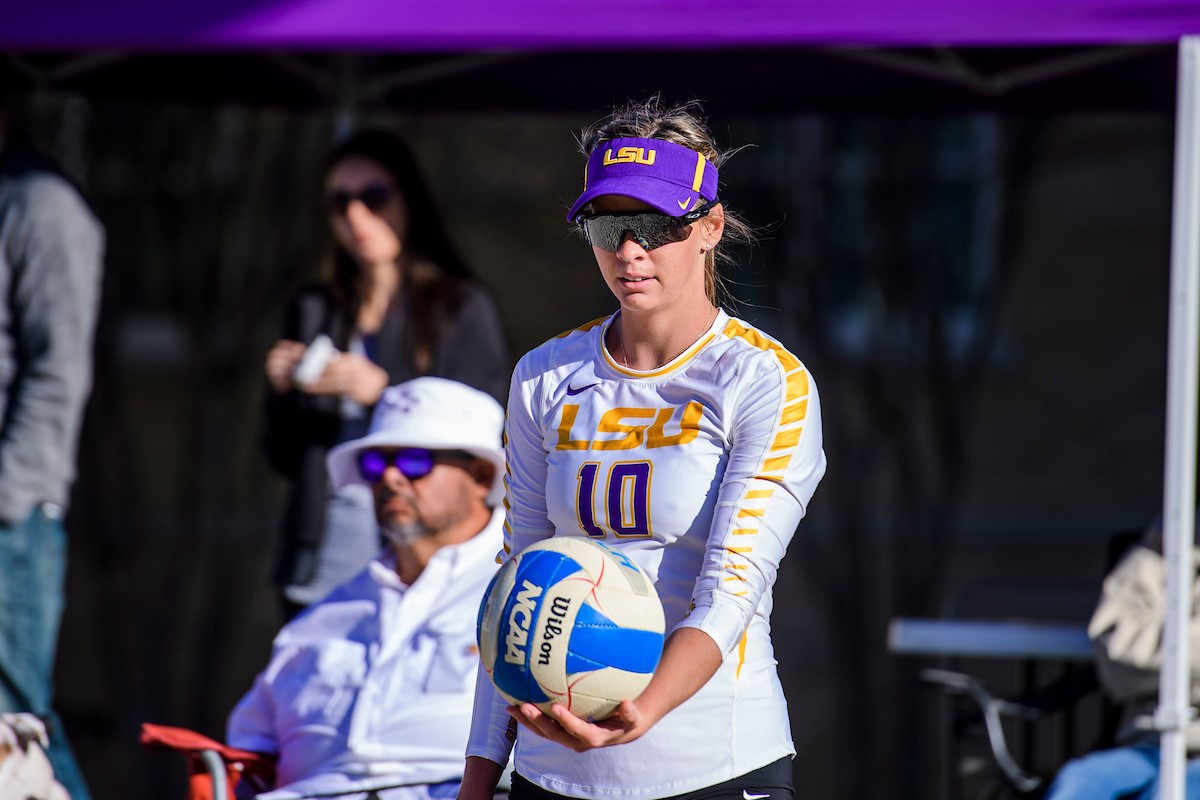 Even before <a href="/UnicornVB/">UnicornVB</a> graduate <a href="/LeighHunterr/">hunt</a> arrived at <a href="/LSUBeachVB/">LSU Beach Volleyball</a>, she felt 2020 team was national-title material. A month into the season, with the team ranked No. 1 in nation, things were playing out that way. Then the coronavirus pandemic struck. terrencesports.com/new-braunfels-…