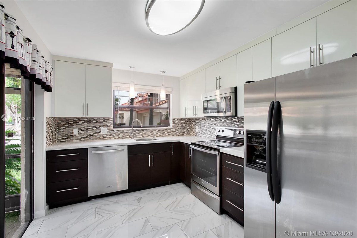 VelezPremier's tweet photo. The long house hunt is finally over. Contact me now for a showing! #homesforsale  https://t.co/nnSV1c5i6w https://t.co/2l4B6T4kb3