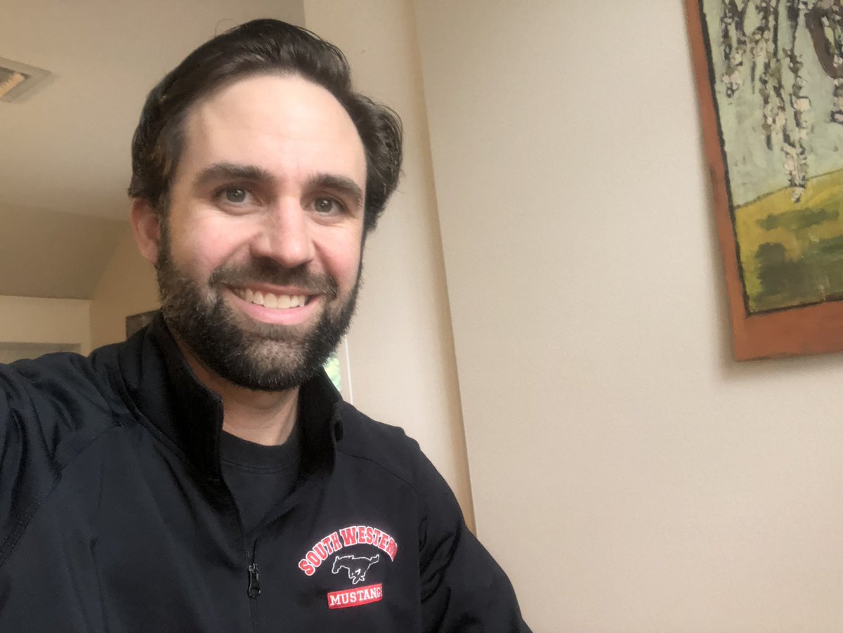 MrZcounselor's tweet image. Virtual Spirit Week from my home counseling office #schoolcounseling #swhsmustangs #MUSTANGSPIRIT
