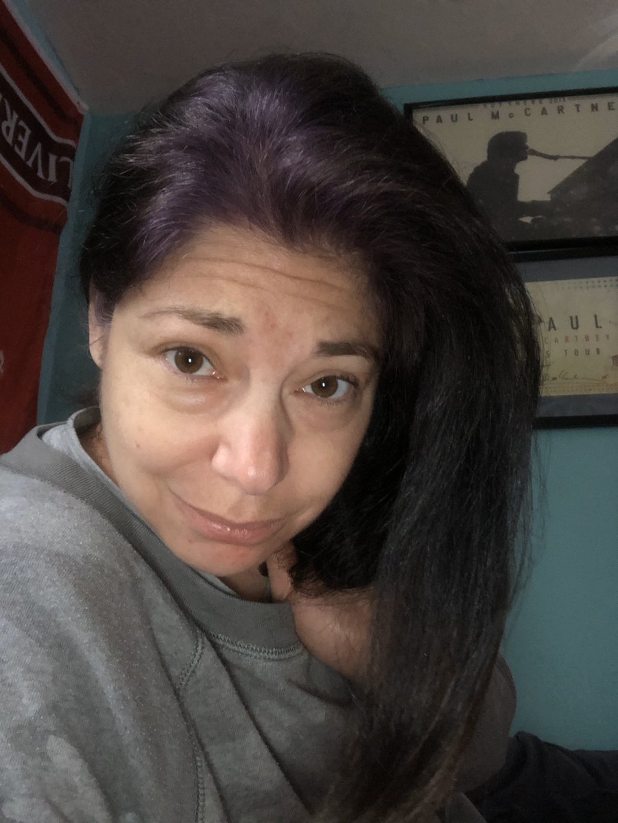 rorishapiro1's tweet photo. I’m colorful. Hair is purple and face is aqua. Weee! And I haven’t even had a drink.
#QuarentineLife #hairdye #facecleanse #QuarentineBeautyfun #StayHome https://t.co/YmqB4pmYWe