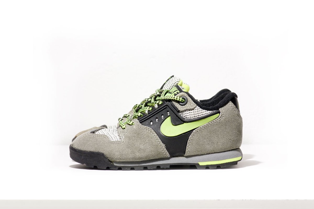 sneakerheadgame's tweet photo. The very first Nike ACG - Son of Lava Dome - 1989

A place where Nike’s greatest designers could go wild, ACG was Nike's break into outdoor footwear.
 
If the Lava Dome gave you superpowers what would they be?

#sneakerheadgame #sneakerhead #indiegame #sneakers #lavadome #nike https://t.co/yQOPa25Swm