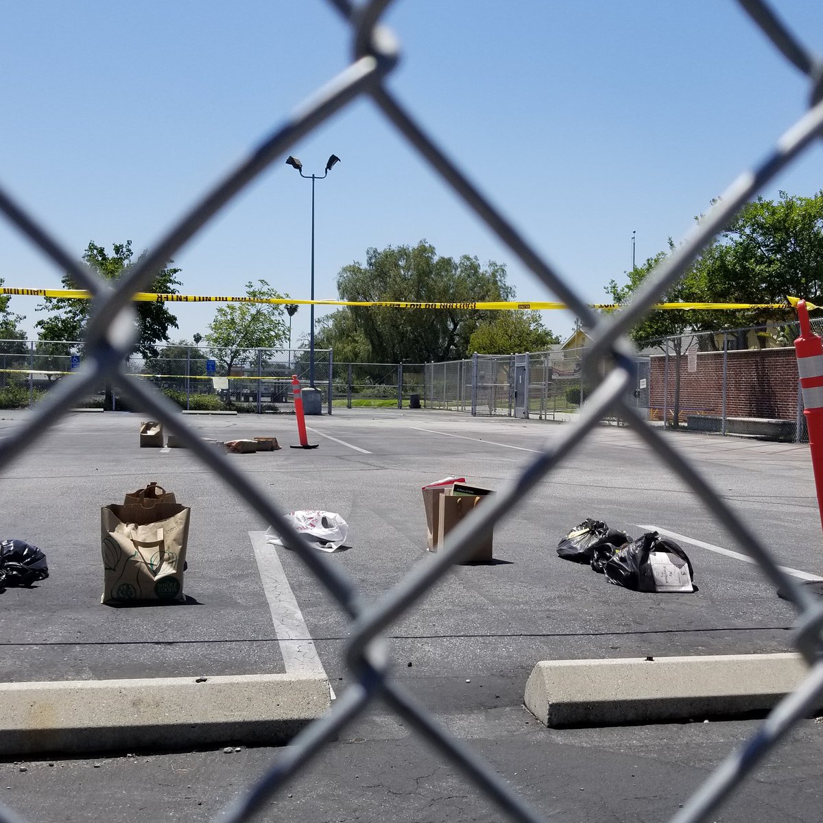 5Horseplay's tweet image. I thought it was a drag and drop, not a bag and drop. #LAUSDPortal #Learningin2020