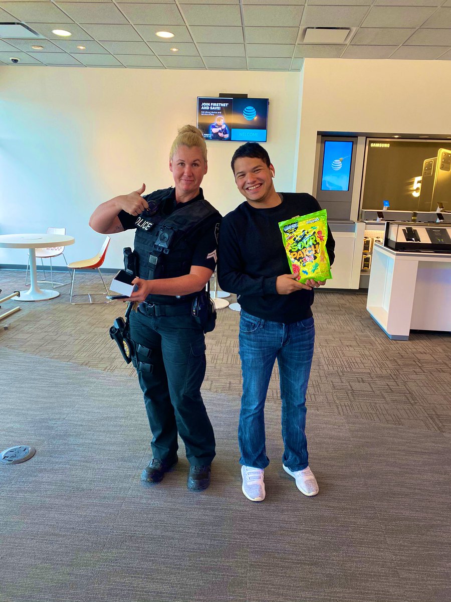 Our First Responders truly appreciate us. Shout out to local officers for their outstanding work! <a href="/ATT/">AT&T</a>. <a href="/KAMOkonnects/">𝐾𝐴𝑀𝑂</a>