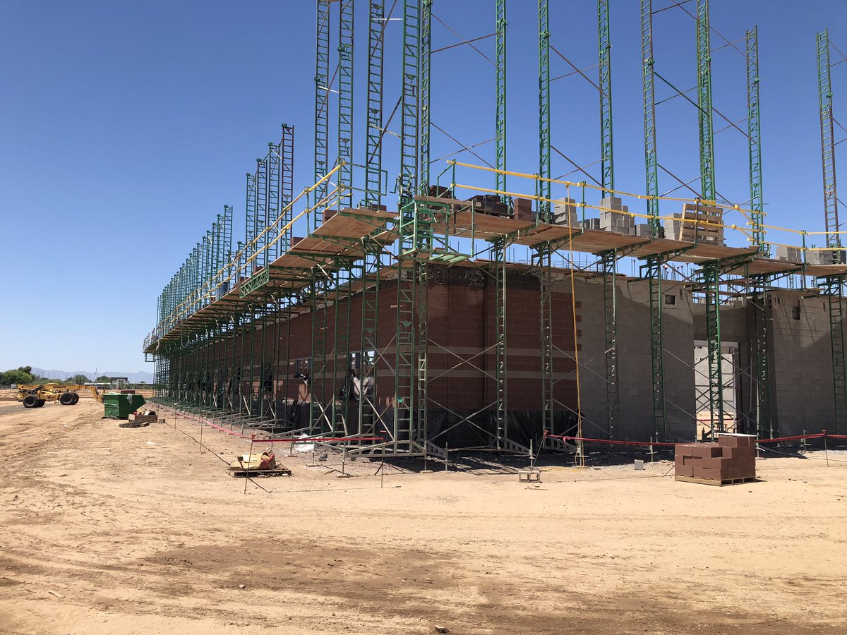 CusdProjects's tweet photo. @ChandlerUnified High School #7 is going vertical! These are the 2 story academic buildings. https://t.co/XtPBUYl6iw