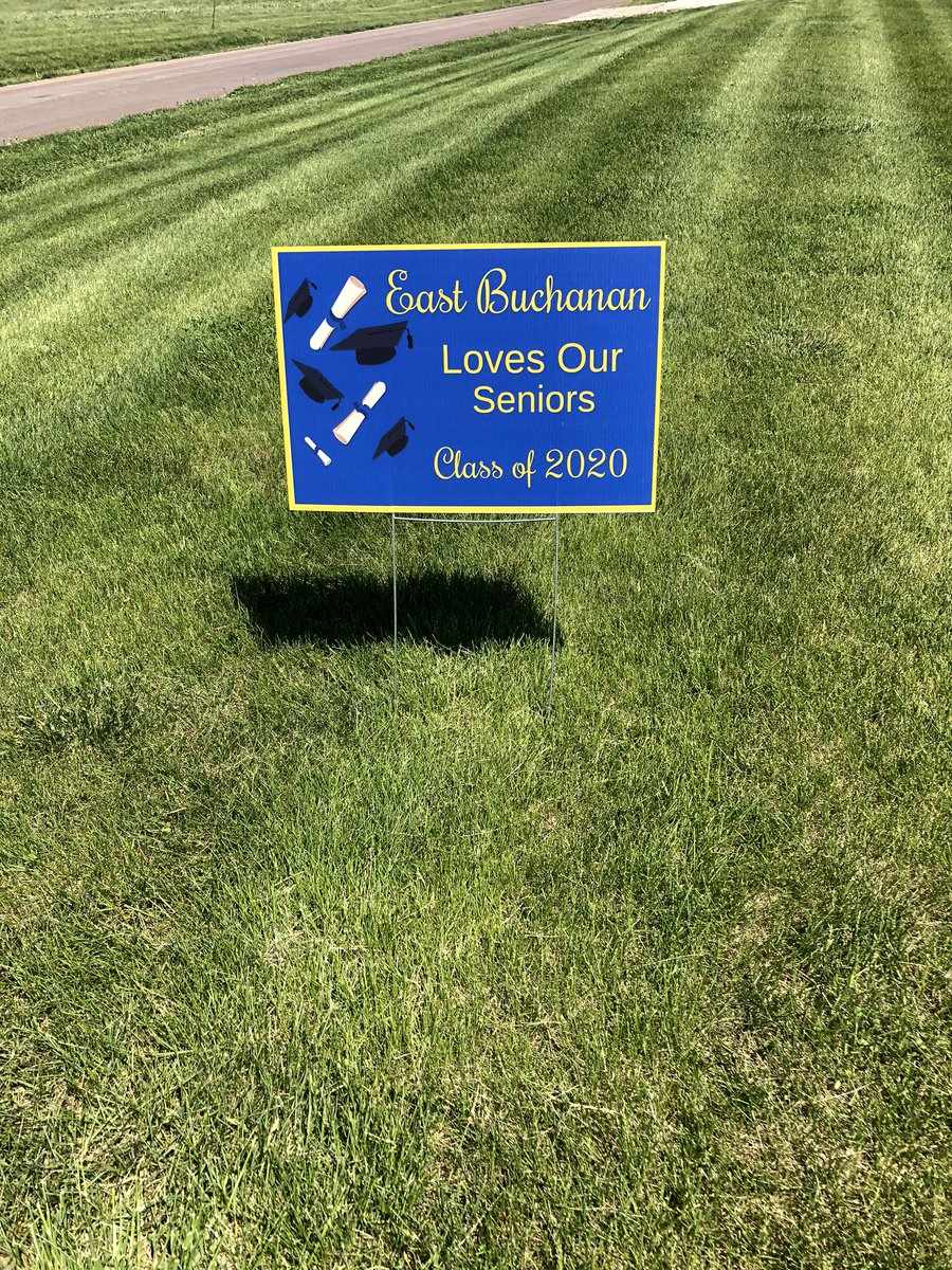 kmullerkc's tweet photo. Grateful to see this in the yard this morning reminding our 2020 seniors how special they are!  Rumor has it @docallee may have been involved.  Either way-thank you!! @EBES_Bulldogs https://t.co/YiBMUoXf8V
