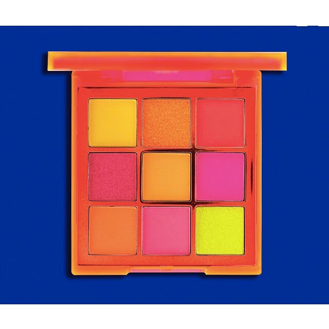 Para labios atractivos, habla con palabras amables, pare tener ojos hermosos, la nueva paleta Neón Eyeshadow 
¡Cómprala! baussebeauty.com