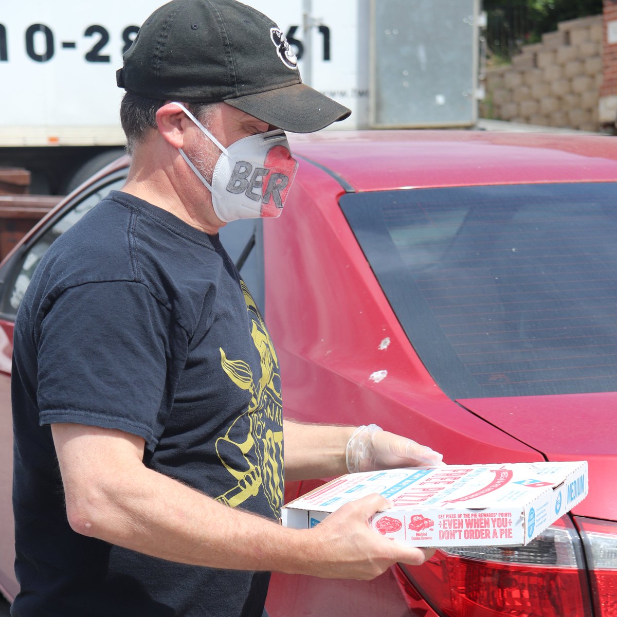 It looks like pizza, but <a href="/NISDBernal/">Dr. Joe J. Bernal Middle School</a> art teacher John Davis is delivering art supplies to students! @Dominos donated boxes which he filled w/paint, paper, pencils &amp; more. That's one way to 'think outside the box' during distance learning! #NISDAtHome #TeachersCan #ThankATeacher