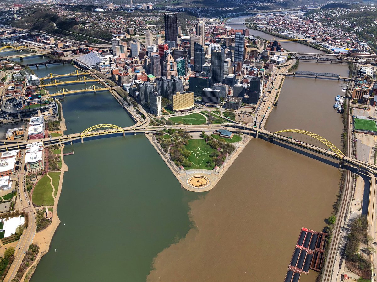 RubenACampos's tweet photo. It’s good to see our #Pittsburgh rivers are still practicing their social distancing on this marvelous Monday. #covid19 #Chopper11 #wpxi https://t.co/hfut6idD6C