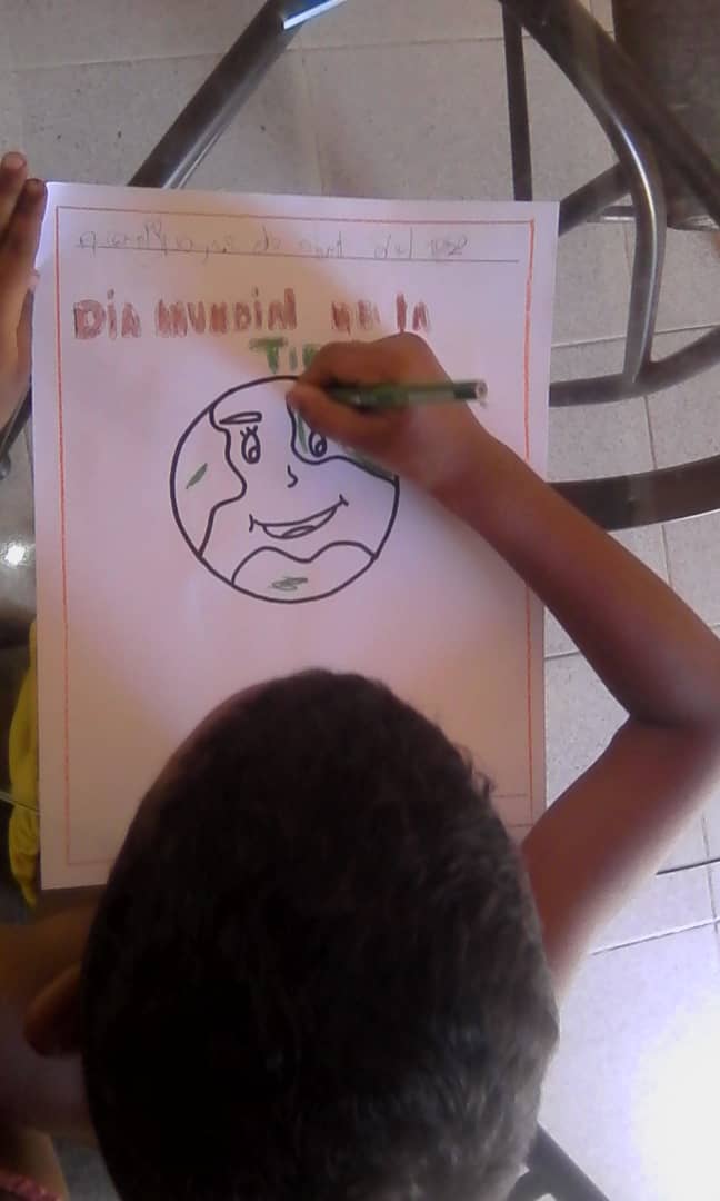 NotiEducate's tweet photo. #27Abr | #PorTuSaludQuedateEnCasa con alegria estudiantes de aulas integradas y #CAIDV Acarigua en el municipio #Paez nos reportan desde casa sus actividades pedagogicas
#CadaFamiliaUnaEscuela
@MPPEDUCACION @gtorodelara
@rafaelcalles https://t.co/tHbjDEiBmY