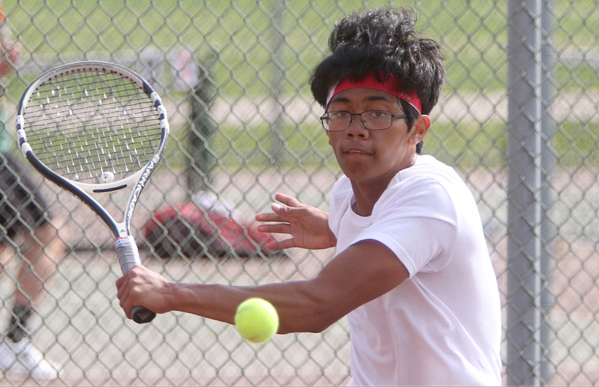 JerseyAlPhotos's tweet photo. Time for some #tennis from the Clearview (@viewathletics) vs. Delsea (@delseaathletics) tennis match played on April 25, 2019. Hope everyone #MissingSpringSports enjoys the pictures! The full gallery can be found here: https://t.co/nM5otdS9UR https://t.co/e3ZnDynsKl