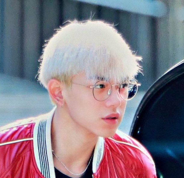 yeoncas's tweet photo. BORA HA DETTO CHE YUKHEI ASSOMIGLIA A EMMETT BROWN DI RITORNO AL FUTURO OGGI KEYTAGRAM MUORE https://t.co/TrfCXi6FoP