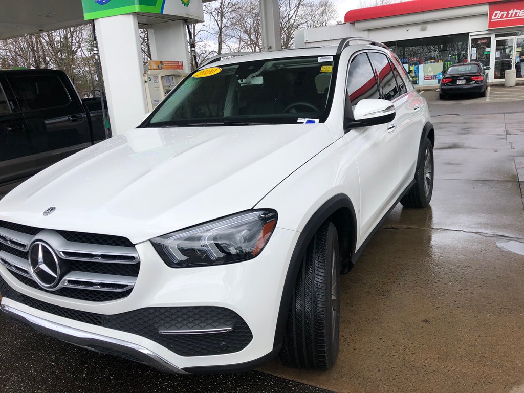 KingVonFrmdaWic's tweet photo. I Bought my Mama da new Benz. I Paid her old car off and now I’m waiting for the approval of dis new house for her..🥶. The Best son in the world Prize goes tooo. 😂.Nah fr doe this all a real street Nigga ever wanted to do. Was make they Og proud ❤️💯.I gave he 20 thous too💪🏽 https://t.co/xplDlUd9OR