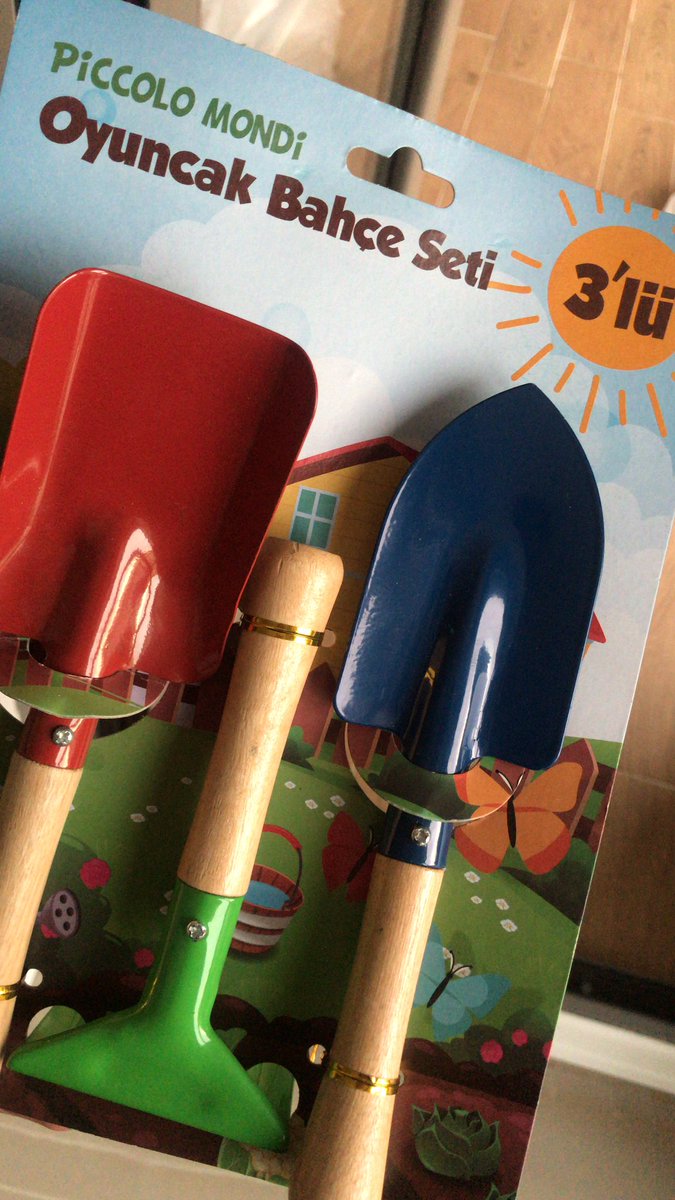 ildacikk's tweet image. Bana 3 yasındaymısım gibi davranıyorlar ama bilmiyorlar ki ben 2 yasındayım💔