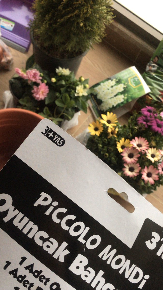 ildacikk's tweet image. Bana 3 yasındaymısım gibi davranıyorlar ama bilmiyorlar ki ben 2 yasındayım💔