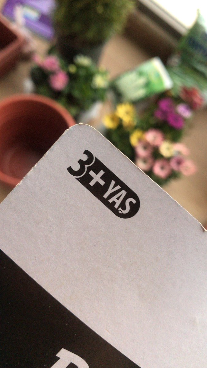 ildacikk's tweet image. Bana 3 yasındaymısım gibi davranıyorlar ama bilmiyorlar ki ben 2 yasındayım💔