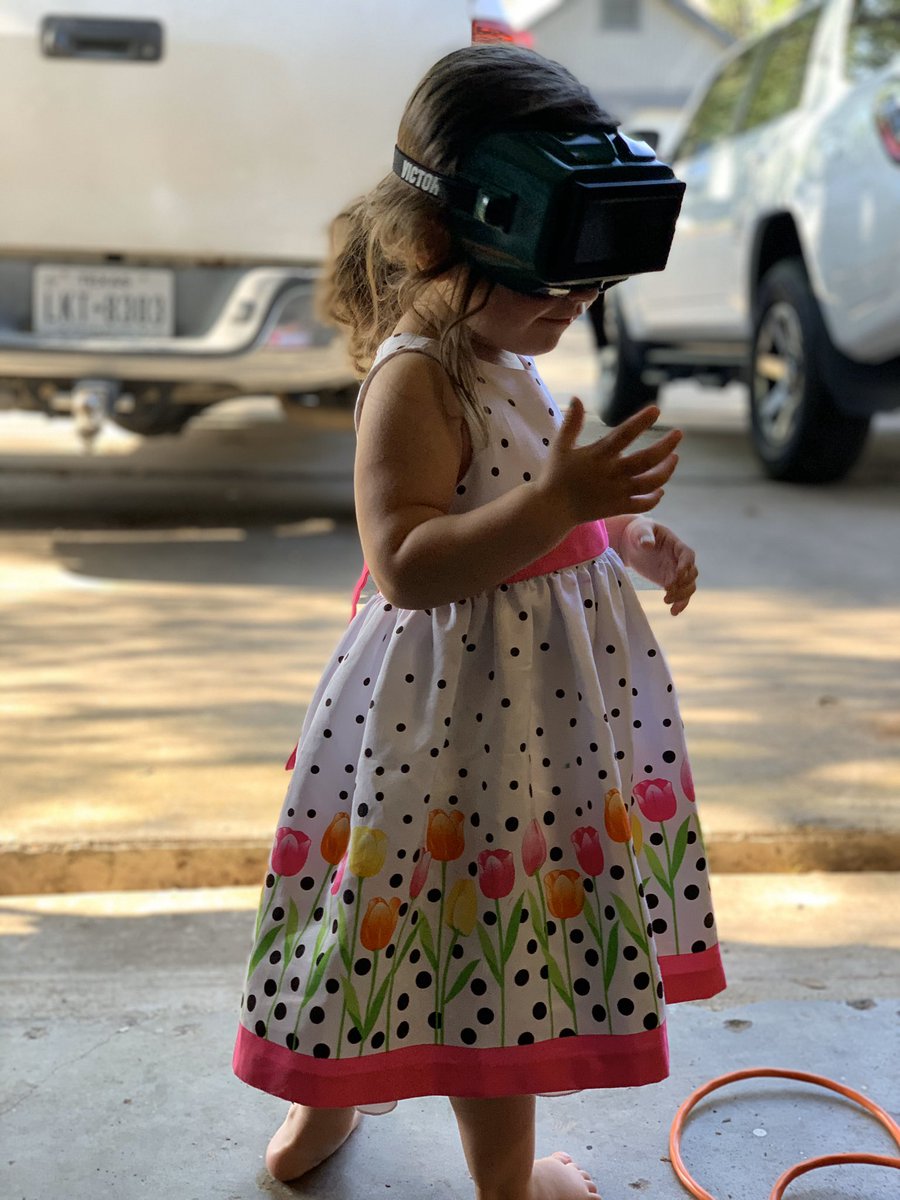 JDBrewerBooks's tweet image. Just a girl. In a dress. Working in Daddy’s shop. #heardlings #shoppal