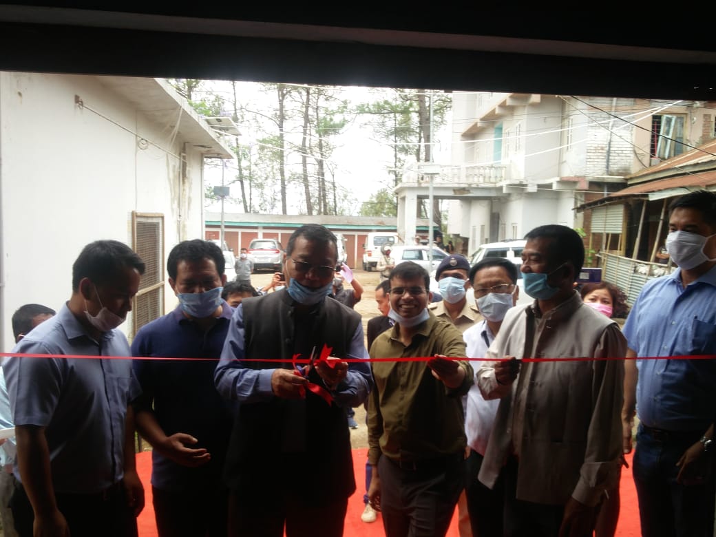 DIO_Ccpur's tweet image. Minister V Hangkhanlian inaugurated Covid-19 Relief Bank for Ccpur and distributed PPEs. The relief bank is the joint venture of Dist Administration @AdminCcpur and ADC Ccpur. Donation welcome from all.
#careforthepoor
#FightCOVID19
@Vhangkhanlian 
@NBirenSingh 
@Ccpur_Police