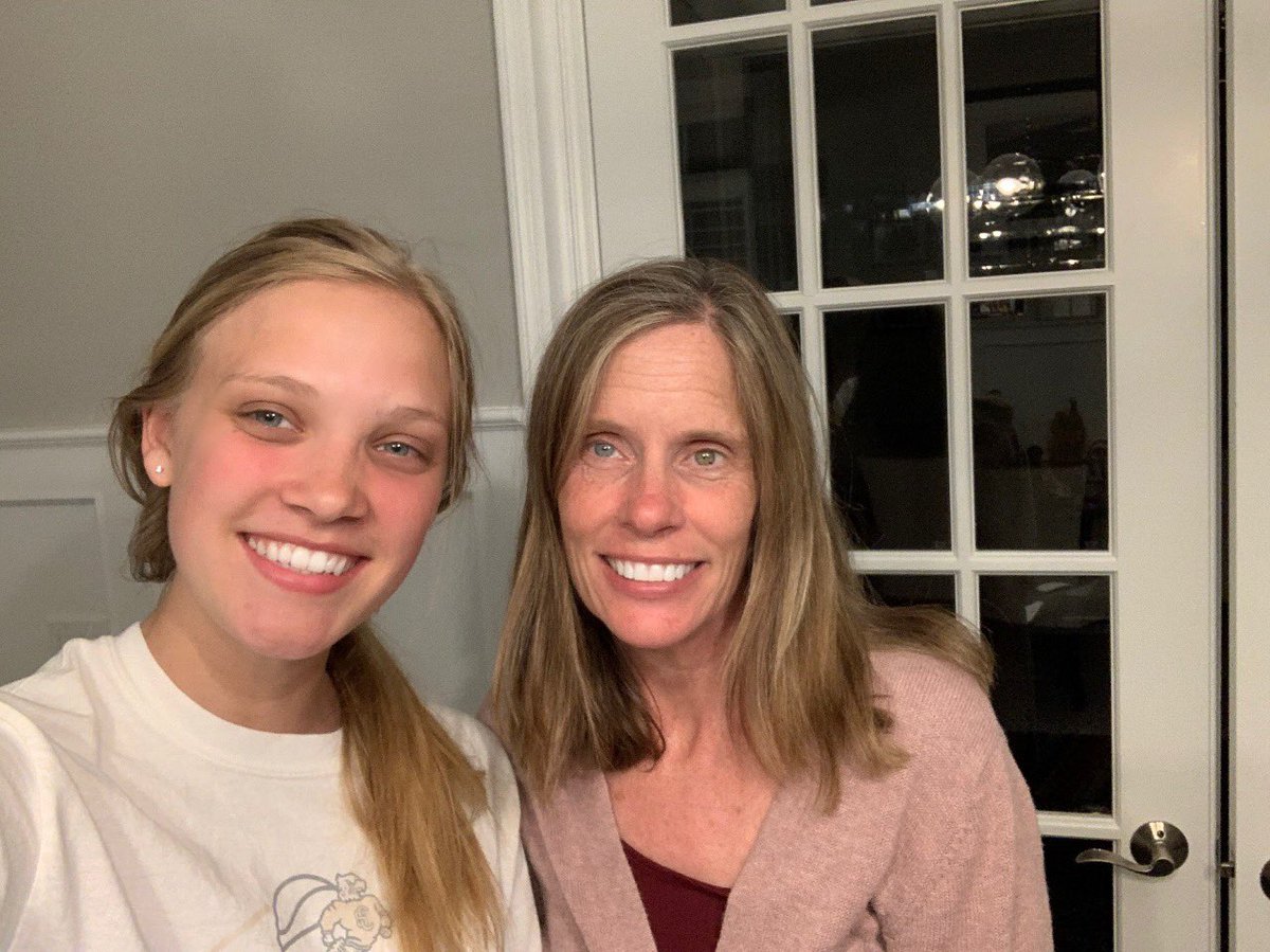 ericagary8's tweet photo. So grateful to be a part of @SandburgHS Senior Scholarship night! Thank you, and congratulations to everyone.💙💛 https://t.co/P6r84VAmzK