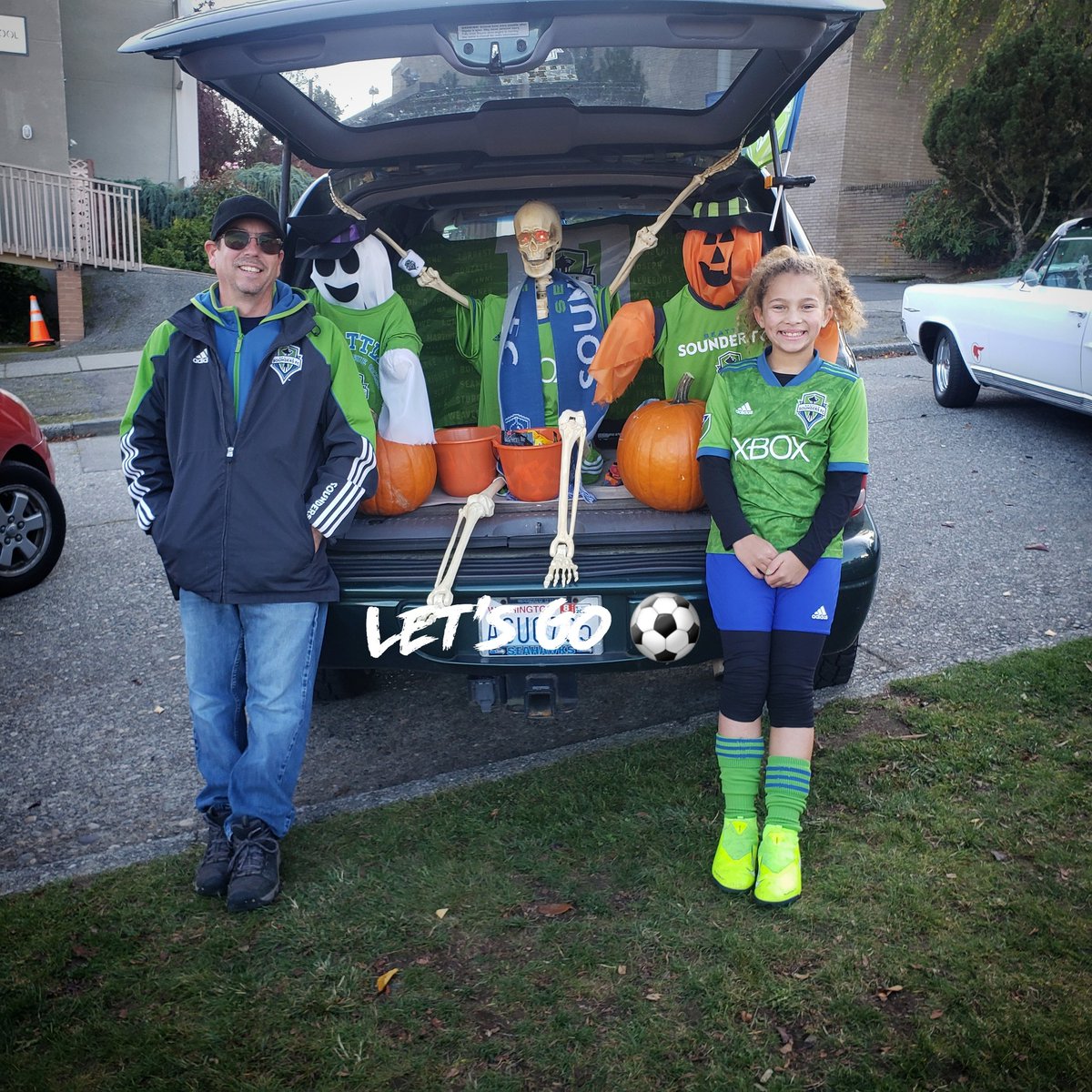 smfvf2's tweet photo. Hey @WAFDbank we love the Seattle Sounders FC at our house #SounderAtHome ⭐⭐⚽️💚 https://t.co/bRuWZyuj86