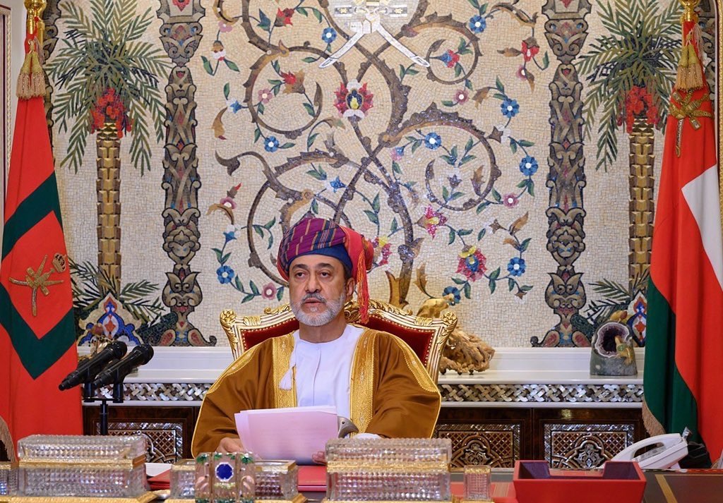 سيدي جلالة السلطان هيثم حفظكم الله، حان الوقت ياسيدي، بأن تحظى الثروة المعدنية العمانية بكافة أنواعها وتشكيلاتها وأقسامها، بأن تكون في منزلة وزارة سيادية ملك لدولة، تحت مسمى وزارة النفط والمعادن كما كانت سابقا، نظرا لقيمتها الحالية والمستقبلية لتكون مصدر دخل قومي للميزانية العامة