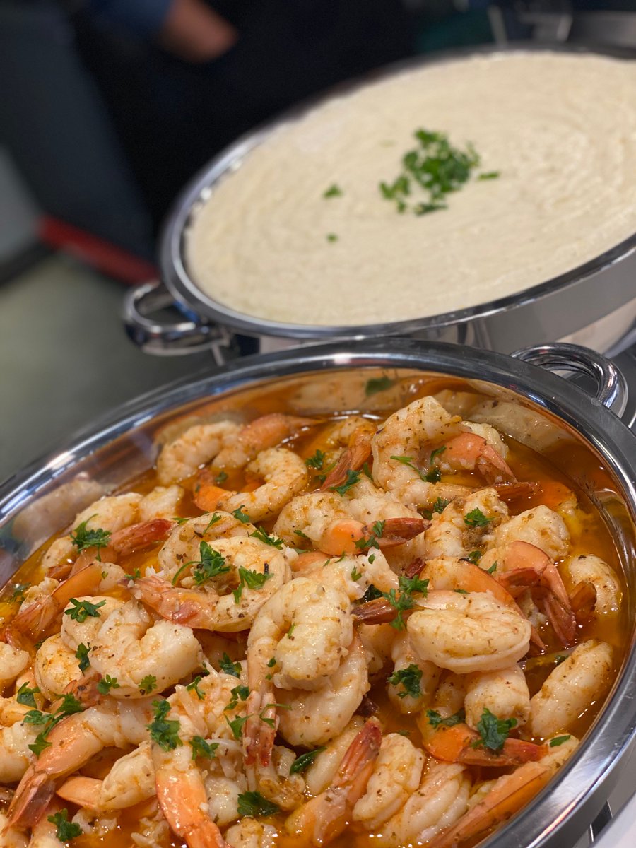 GrubRub15's tweet photo. Eat out, show out, go out, and don’t forget to #grub out with https://t.co/YE7xWDJa9y #cateringcompany #dcfoodie #dcchef #dcevents #smallbusiness DC CBE Certified #: LSZR84743032021 for catering inquires @DHSgov https://t.co/qDwsiN4N2c