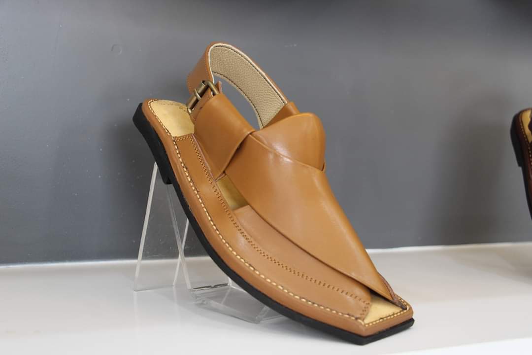Charsaddashoes's tweet photo. https://t.co/TcJrvTwSOF