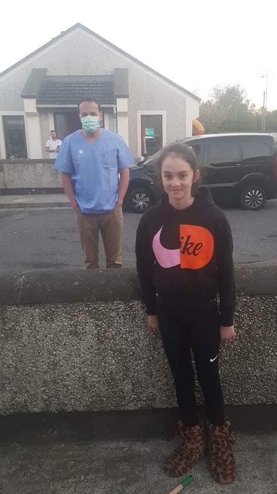 EddieHoareFG's tweet photo. On the front line - Taoiseach @LeoVaradkar at Morgans Place site in Blachardstown where he he help with #Covid19 testing of residents. This sends out a really positive message 👏🏻👏🏻👏🏻 https://t.co/neqoZ817dZ