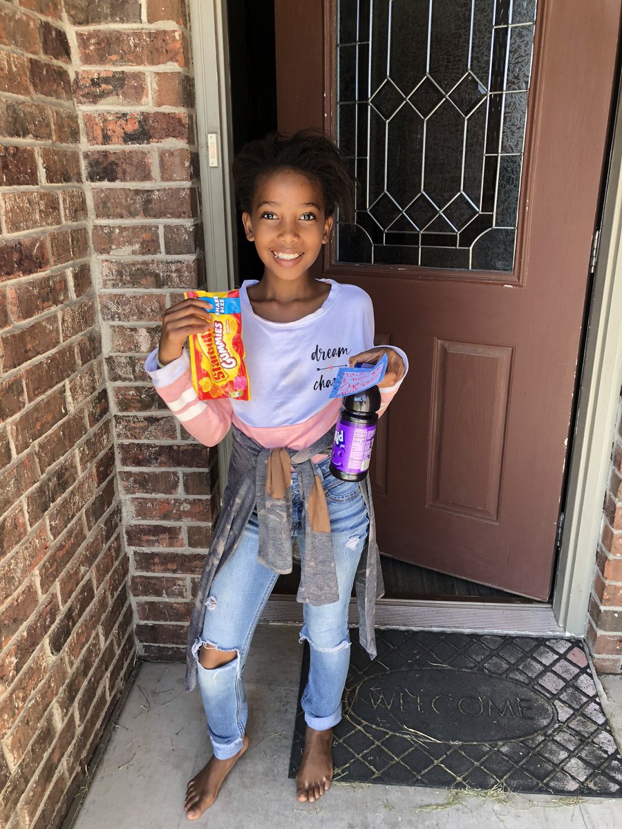 Love dropping off prizes for hard work during School@Home! #CISDRocks @CityViewElem