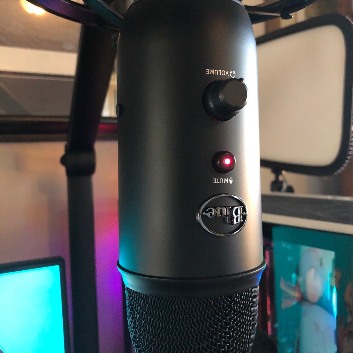 OneCoolMan's tweet photo. First upgrade! The #YetiCaster from #Blue ! #Twitch #TwitchAffiliate #Streamer https://t.co/a3peJfefOT