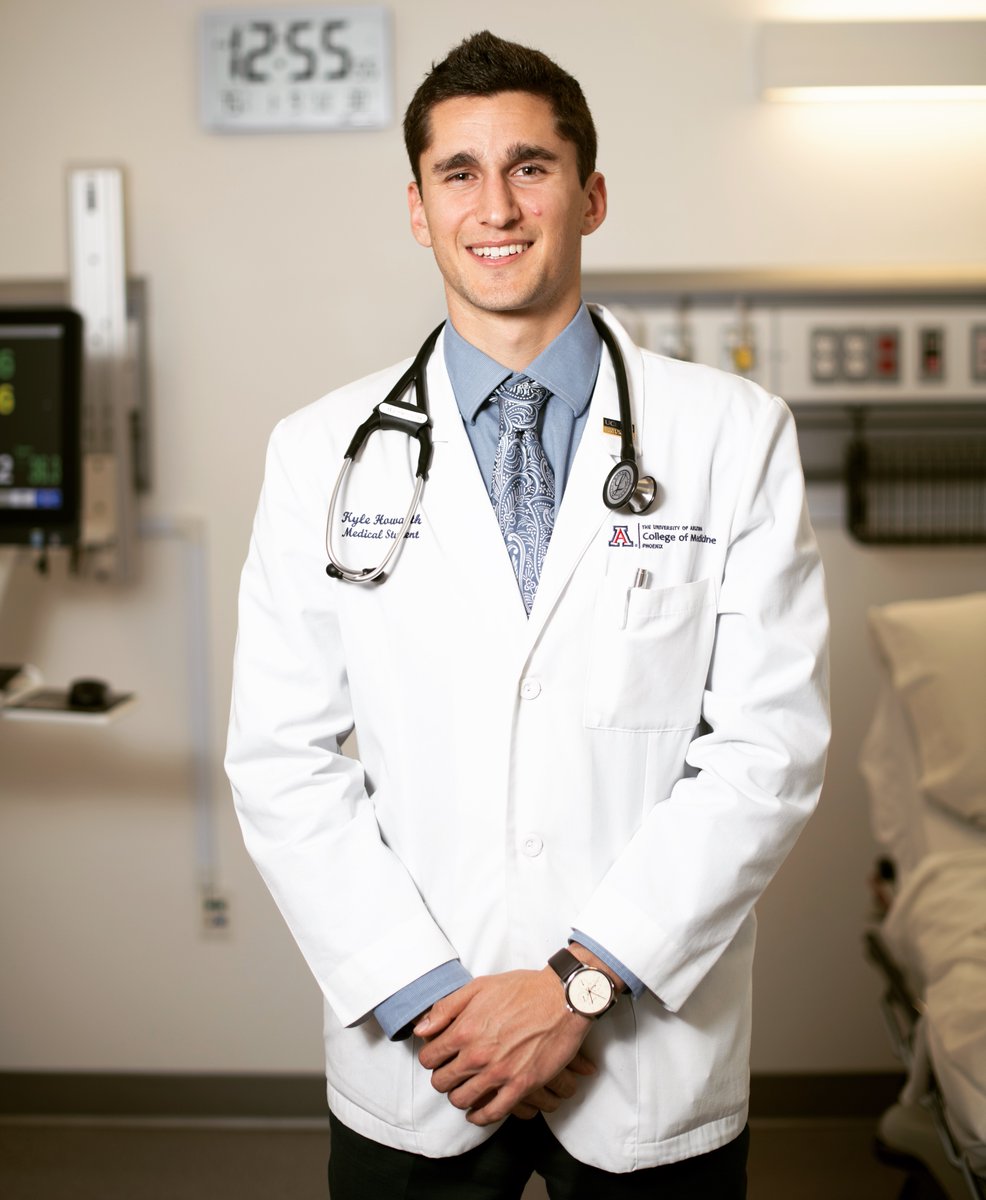 uazmedphx's tweet photo. #uazmedphx early graduate Kyle Howarth plans to work the phones at a statewide COVID-19 response hotline to help manage the influx of inquiries regarding the virus. #StayHomeforMe https://t.co/1TWaCeiif3 https://t.co/micrTcVy8t