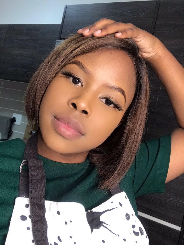 neo_sukude's tweet image. How I looked when I was baking earlier today. ☺️