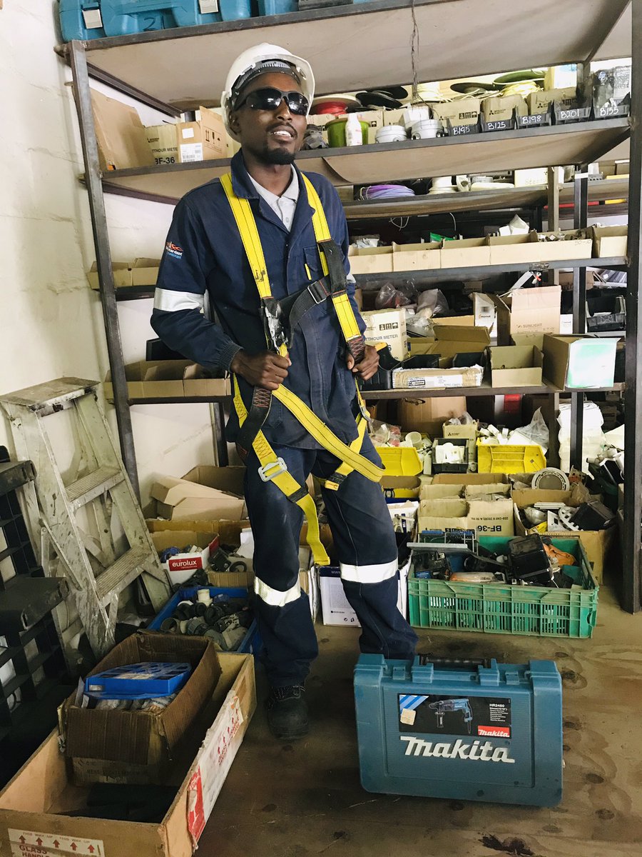 samuelpetrusnd's tweet photo. I need to find hobbies 🦺👷🏿‍♂️that don’t include my debit card💳 https://t.co/pY3DjWSXzo
