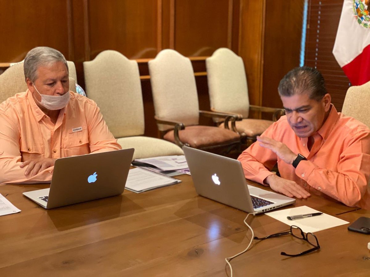 mrikelme's tweet photo. En videoconferencia con alcaldesas y alcaldes de la región norte, explicando a detalle en qué consiste el Decreto por el cual se emiten las disposiciones relativas a la movilidad de las personas en el Estado de Coahuila de Zaragoza durante la contingencia #COVID19. #QuédateEnCasa https://t.co/udFAufkrOT