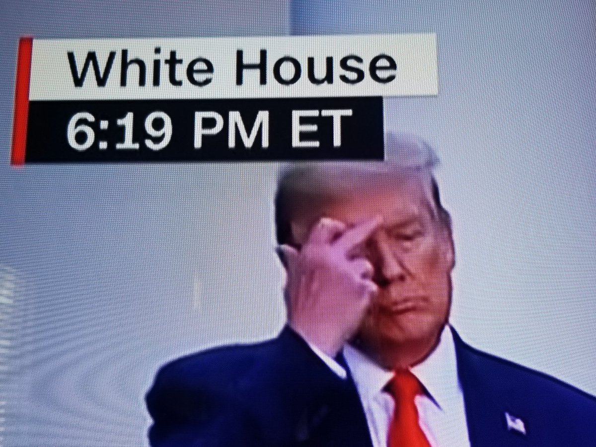 GoForItLasVegas's tweet image. @CNN @cnnbrk @ChrisCuomo Did Trump really just try to discreetly flip the bird to the cameras when testing was being talked about?  @WhiteHouse He brushed along his brow as if to move hair...but really who does it like that?? #trumpbird