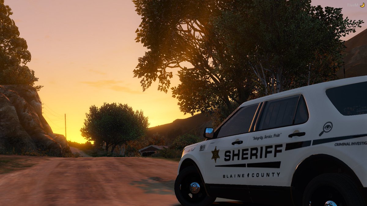 LakesideRP_'s tweet photo. Enjoy some pictures of the BCSO CID explorer and their Tahoe out on patrol this morning! #WeNeverRest Join today!
โ
#LSRP #GTAVRP #FiveM https://t.co/DQQXNoSqnQ
