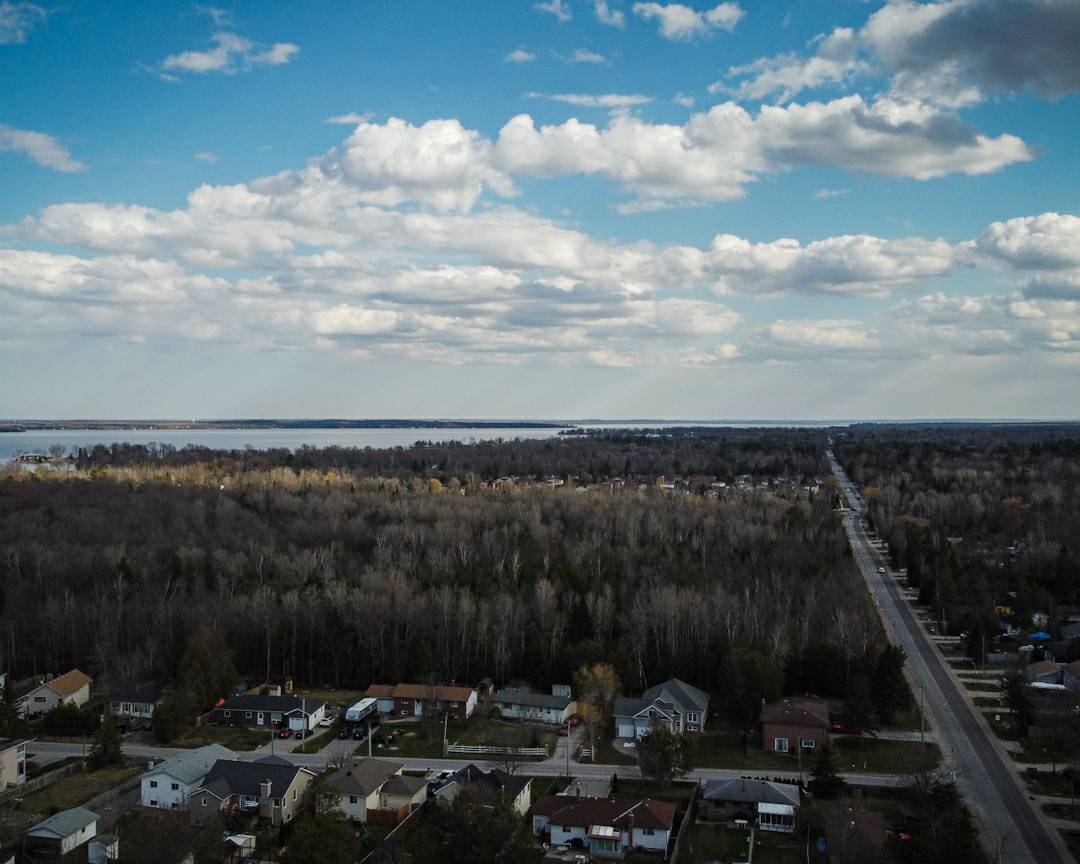 SimulacraSims's tweet photo. Home sweet home.

#sky #clouds #aerialphotography #innisfil #ontario #dji #mavicmini #simulacrasimulations https://t.co/psbgkYtlJe