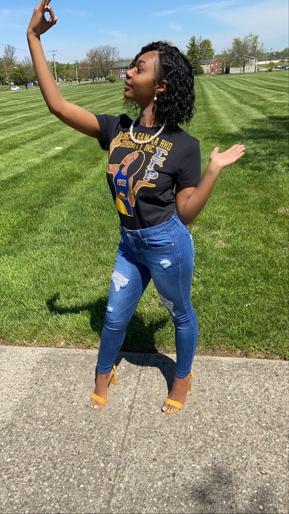 MaiyiaWaiyia's tweet image. Please allow me to reintRHOduce myself as “ClaRHOty” the QUAD of RHOyal Renaissance. I am so proud to be a member of the Prestigious Lambda Chapter of Sigma Gamma Rho Sorority Incorporated. The BADDEΣT Sorority ! EEE-YIP ! 💛💙🐩 #qu4dclub #Lambda #prettypoodles #sigmagammarho