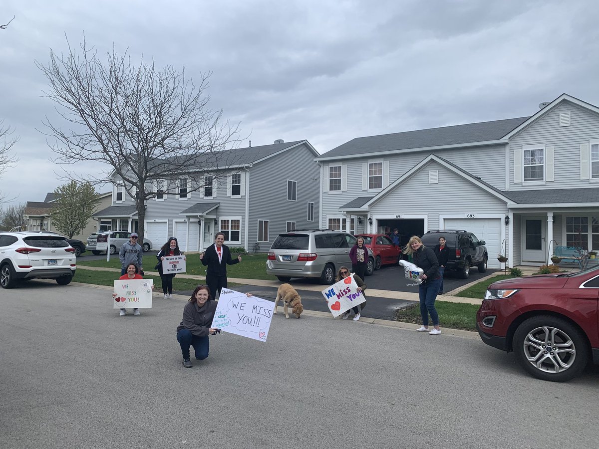 CLetrich113's tweet photo. We had a great day today ! It was so nice to see everyone ❤️I think we really surprised our students ! @TSchwarz113 @kmateja113a @MrsPurcell1 @ksullivan113a @MissClearyOQ #OQfamily #ilschoolsstepup #sd113a https://t.co/51Ez9WTi0O