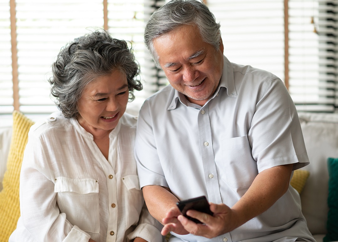 CAPublicHealth's tweet photo. 🏠 Stay home. Save lives. Check in. Call, text, and (safely) knock on doors to make sure our neighbors, friends, and family are connected and have the support we all need! 👵👴 For more information ➡️ https://t.co/pjkKX5CHCG #COVID19 #StayHomeSaveLivesCheckIn https://t.co/OhsMcuP0Dp
