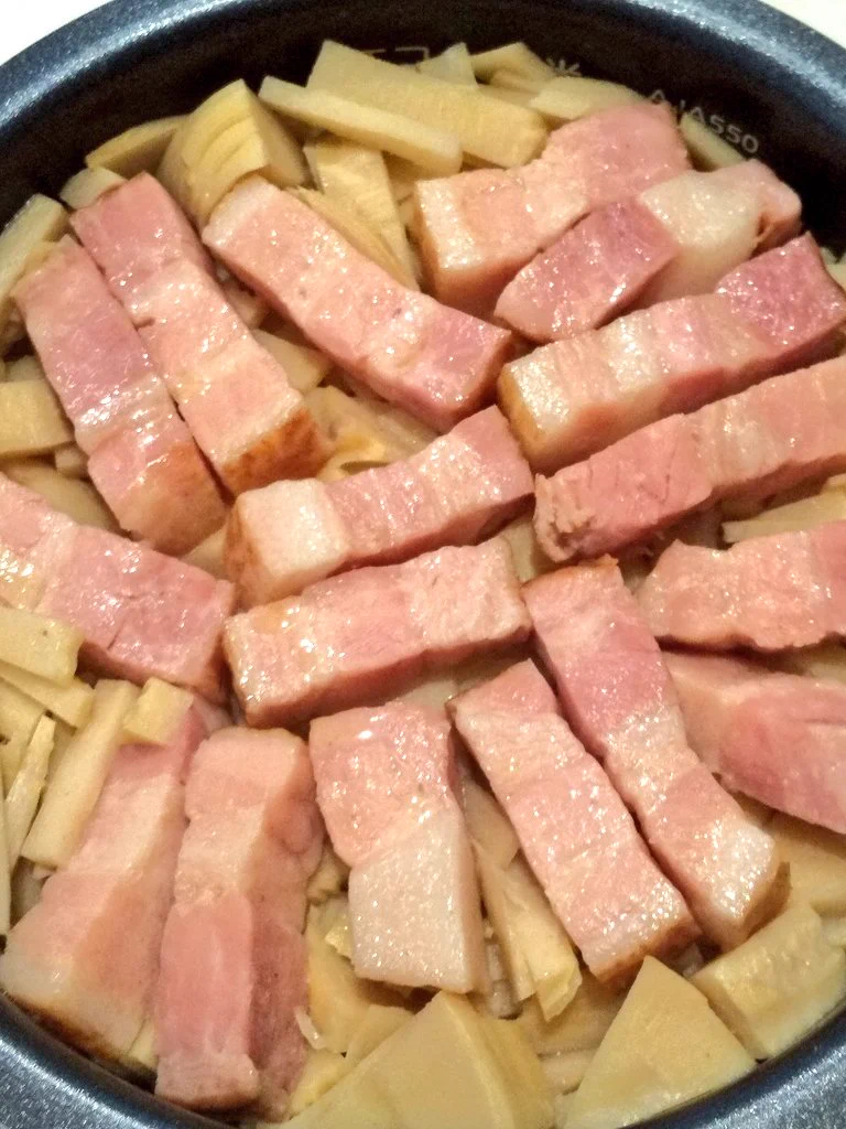 昨日の筍ご飯に続き筍ピラフ✨
肉肉しくのが出来たぁ😋✌️
分量テキトーだから見た目よりもさっぱりな味に仕上がりました!!
お昼ご飯に持っていく〜楽しみ😋
#Twitter家庭料理部  