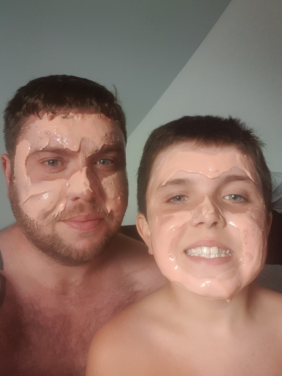 THFCdan's tweet image. Me n the boy enjoying a face mask 🙈
